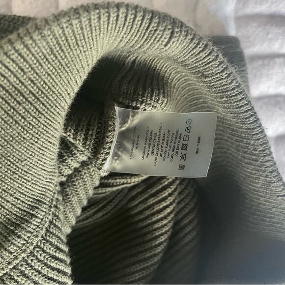 Margaret O’ Leary Olive Green Knit Full Zip Sweater - Picture 6 of 6